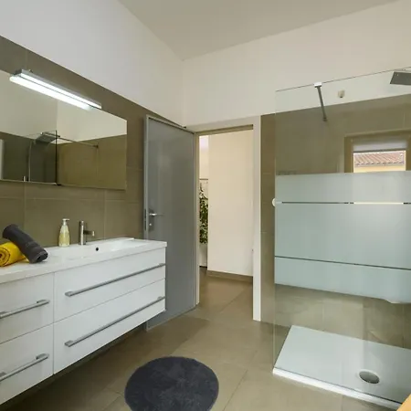 Family Friendly House With A Swimming Pool - 26941 Feriehus *